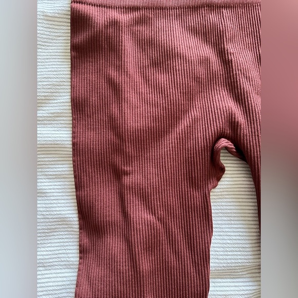 Rust colored leggings. New and never used - Picture 4 of 4